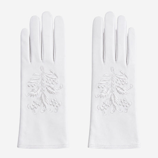PZ01 (white) – Embroidered unlined Italian lambskin opera gloves