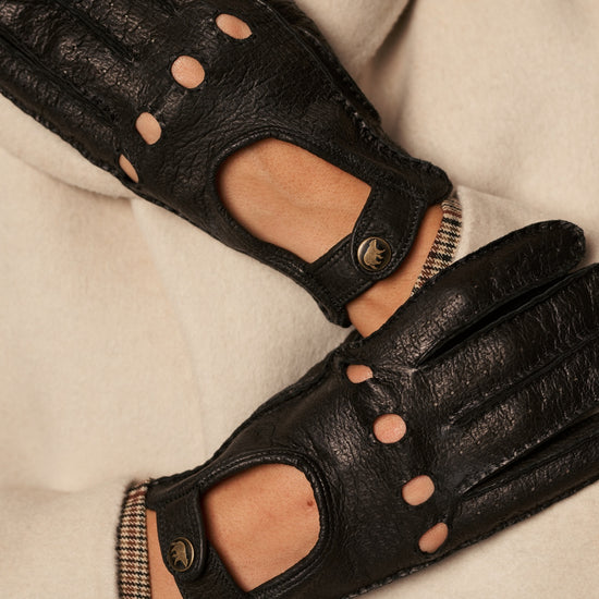 Raffaella (black) – Luxurious Italian peccary driving gloves  - Leather Gloves Online - Luxury Leather Gloves - 5