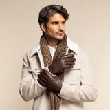 Sebastian (brown) – Sheepskin leather gloves with snap closure & touchscreen feature
