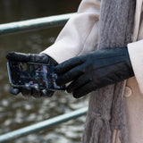 Stella (black) – Sheepskin leather gloves with ultra-warm fleece lining & touchscreen functionality