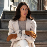 Sydney (camel) – Suede leather gloves with luxurious sheep fur lining