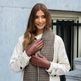 Zoey (cognac) – Sheepskin leather gloves with warm wool/cashmere lining & touchscreen function