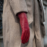 Zoey (red) – Sheepskin leather gloves with warm wool/cashmere lining & touchscreen function