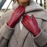 Zoey (red) – Sheepskin leather gloves with warm wool/cashmere lining & touchscreen function