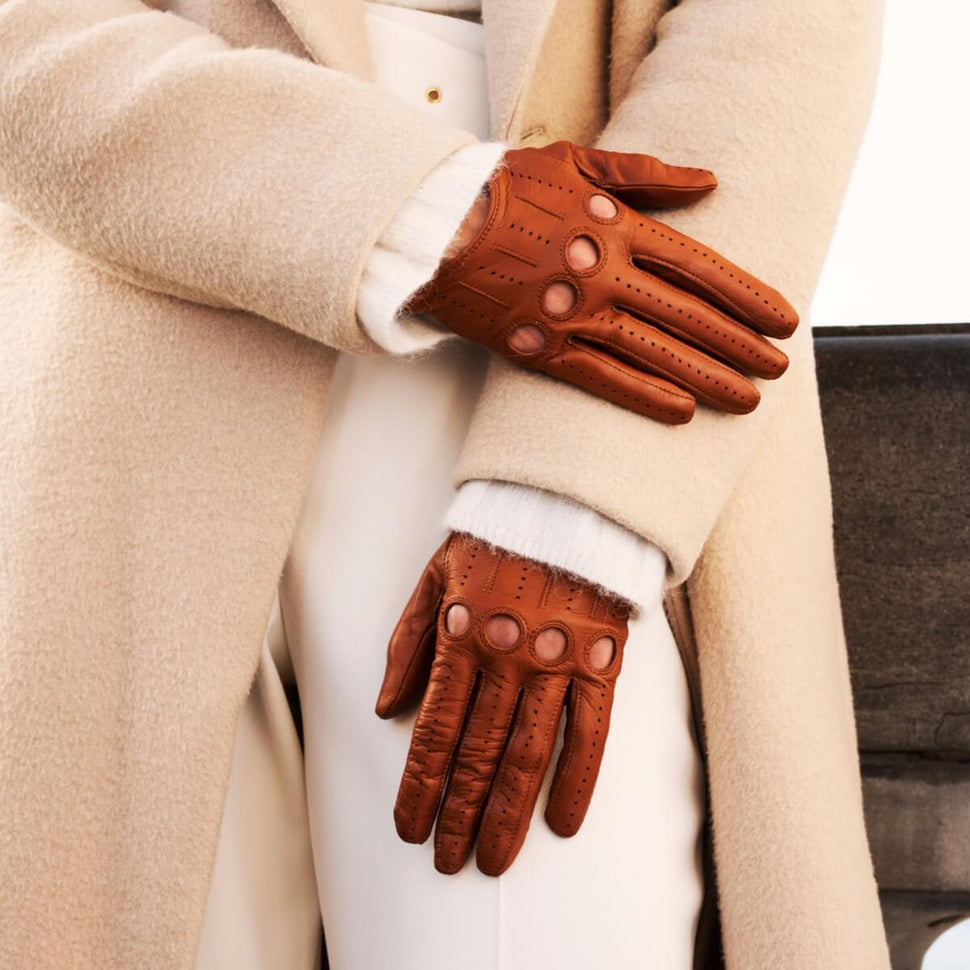 Women's Leather Driving Gloves Cognac - Handmade in Italy  – Premium Leather Gloves – Leather Gloves Online® -  4