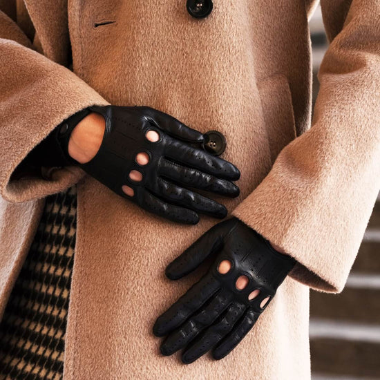 Alessa (black) - classic Italian lambskin leather driving gloves & touchscreen feature - Leather Gloves Online - Luxury Leather Gloves - 4