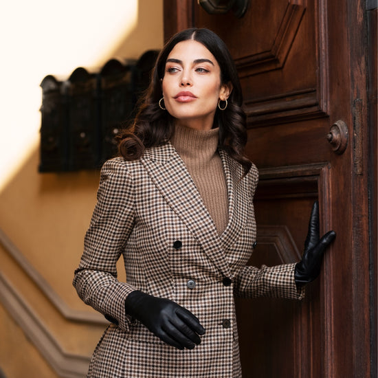 Isabella (black) - Italian lambskin leather gloves with cashmere lining - Leather Gloves Online - Luxury Leather Gloves - 6