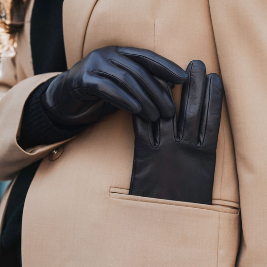 Sofia (black) - Italian lambskin leather gloves with silk lining - Leather Gloves Online - Luxury Leather Gloves - 6