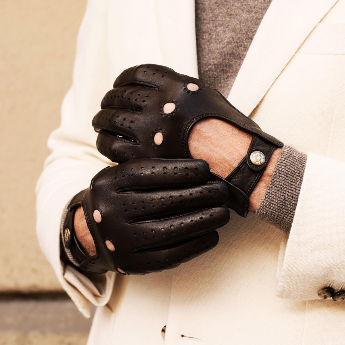 Umberto (brown) - Italian lambskin leather driving gloves & touchscreen feature - Leather Gloves Online - Luxury Leather Gloves - 4